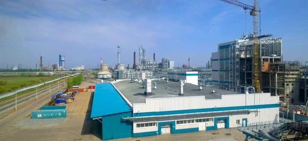 Строительство пермь 2024. Стройка пермь. Тобольск тэц сибур. Стройка фото. Нефтеперегонный завод ссср.