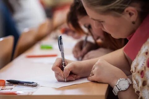 Ребята писали диктант