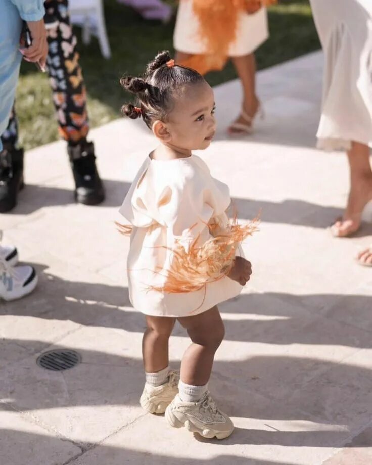 Чикаго вест кардашьян. Чикаго уэст. Чикаго уэст кардашьян 2022. Чикаго вест кардашьян. Чикаго уэст.