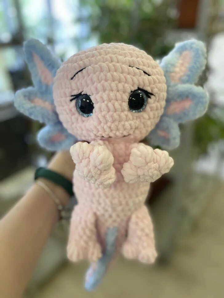 Аксолотль из пряжи крючком. Аксолотль амигуруми. аксолотль вязаный крючком. аксолотль игрушка вязаная. аксолотль вязаный крючком плюшевый.