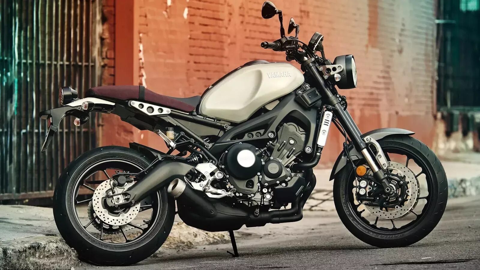 Yamaha xsr700. Yamaha xsr 900 2016. Мотоцикл ямаха 900. Xsr900 2022. Yamaha xsr900 custom.