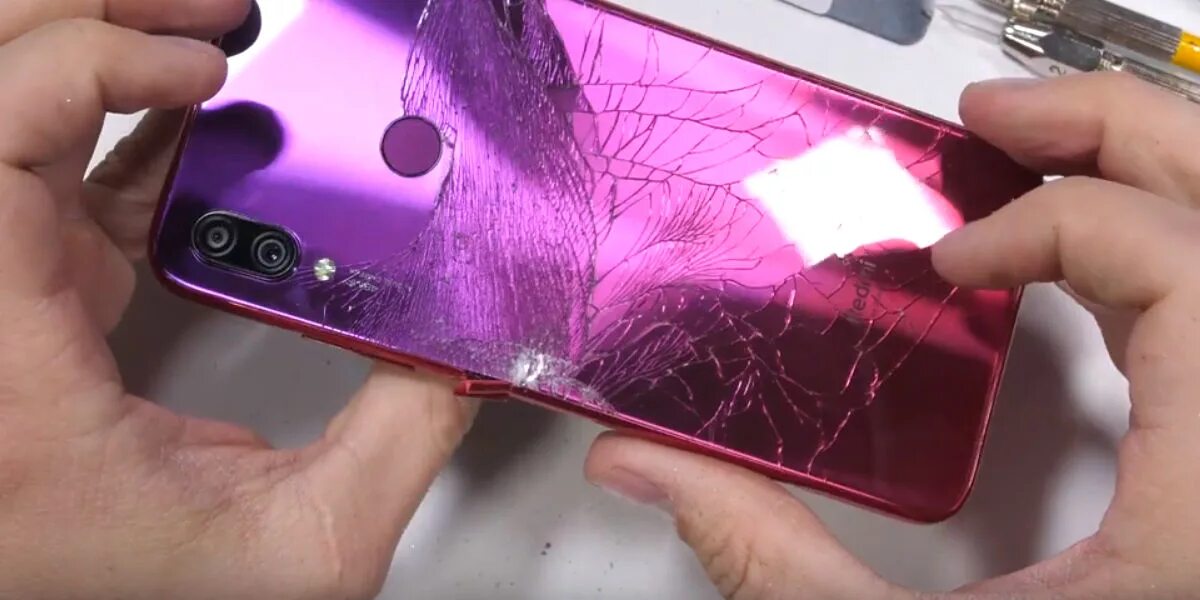Разбитый телефон редми. Xiaomi redmi note 7 стекло. разбитый редми ноут 8 про. разбитый редми 9. разбитый редми ноут 9.