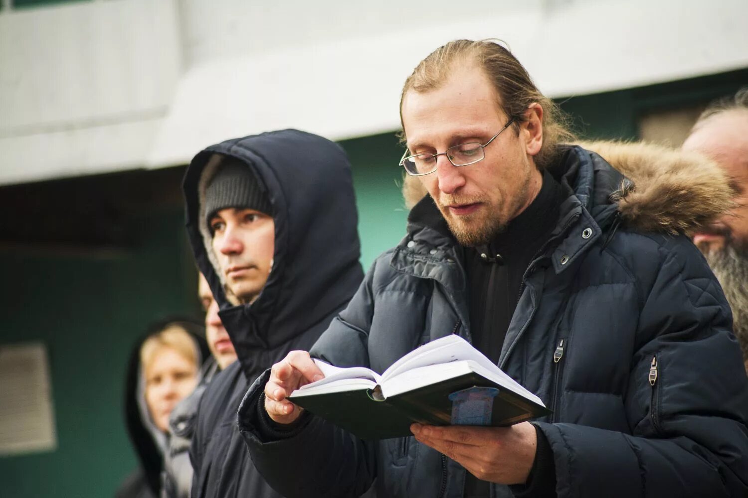 Последние православные новости. Соловьев в православном храме.