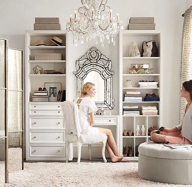 Будуар мебель. Restoration hardware детская мебель. туалетный столик в гардеробной. гардеробная с туалетным столиком. туалетный столик с зеркалом в гардеробной.