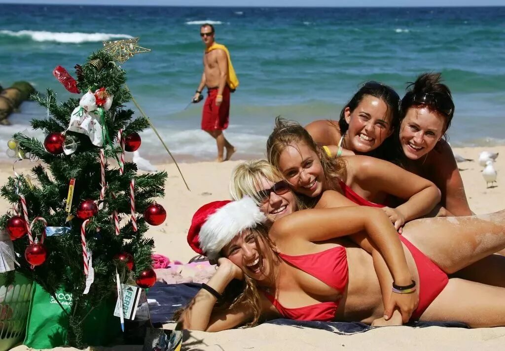 Где встретить. Рождество на пляже. Новый год на море. Встреча нового года на пляже. Новый год на пляже.