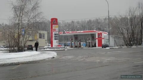 Заправка возле площади победы