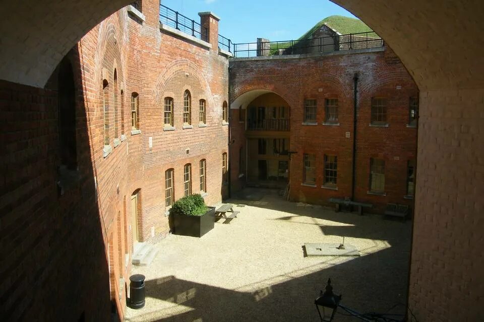 Форт Нельсон город. Форт Нельсон. Fort Nelson British.