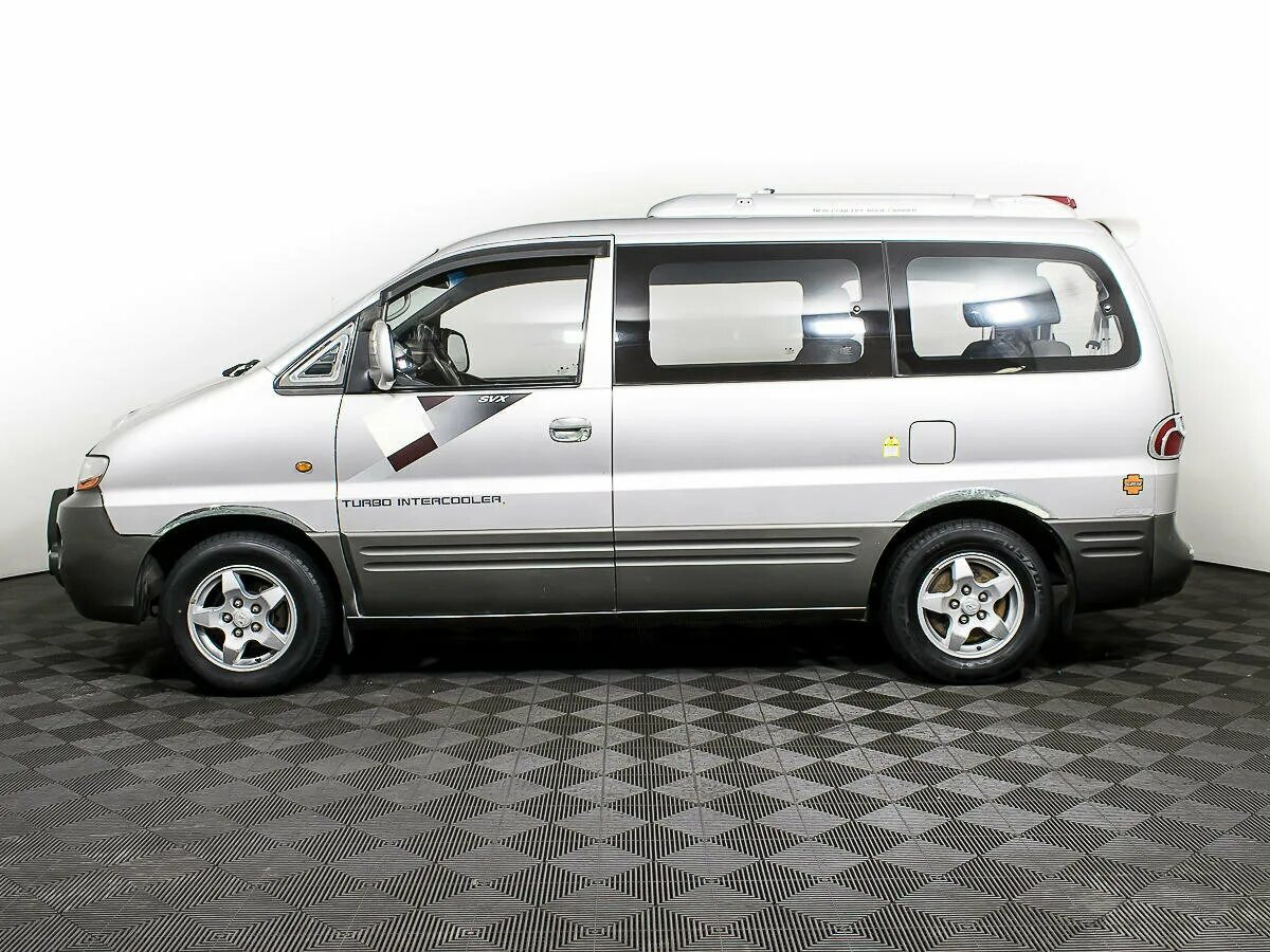 Куплю starex б у. Hyundai Starex 2001. Hyundai Starex 2000. Хундай Старекс 2001. Хундай Старекс 2001 года.