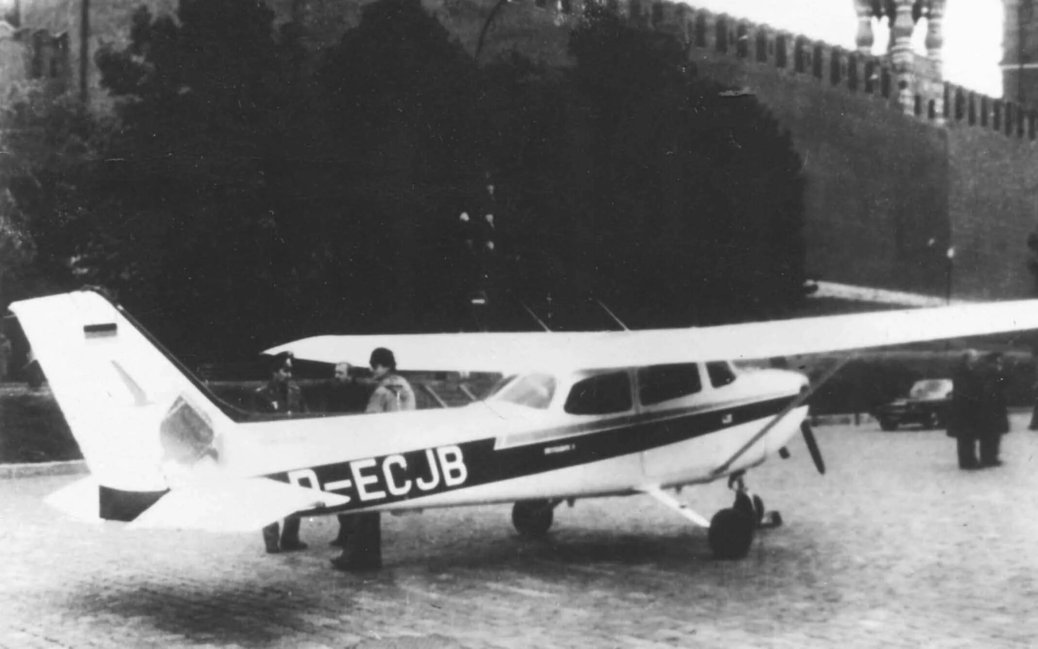 Матиас Руст на красной площади 1987. Матиас Руст 28 мая 1987. Cessna 172 Матиаса Руста. Матиас Руст самолет Cessna.