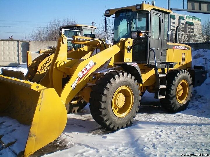 Фронтальный погрузчик sdlg 968f. Стекла фронтальных погрузчиков. Ютонг 931а гтр. Фронтальный погрузчик либхер 580. Стекла фронтальных погрузчиков.