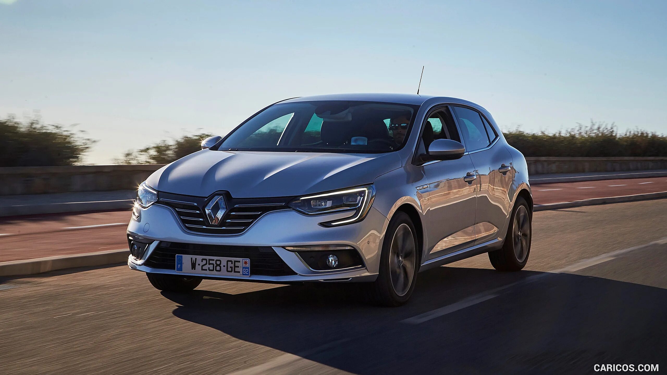 Новое рено 2016 фото Renault представила кроссовер Kadjar Ведомости