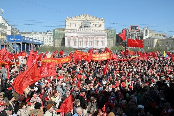 Ликуй москва в париже росс