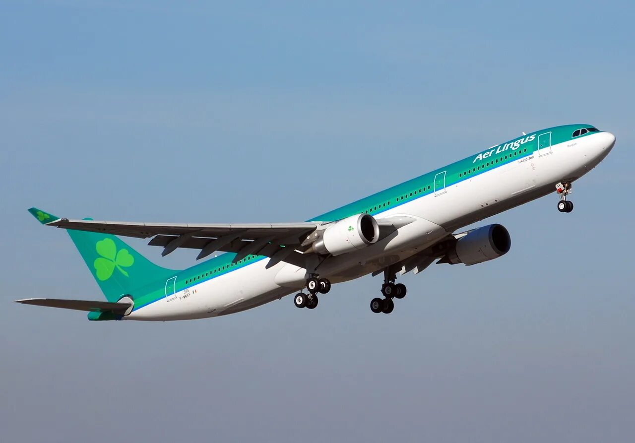 330 тема. Airbus a330-300 aer lingus. а330-300. авиакомпания lipican aer. qethua aer.