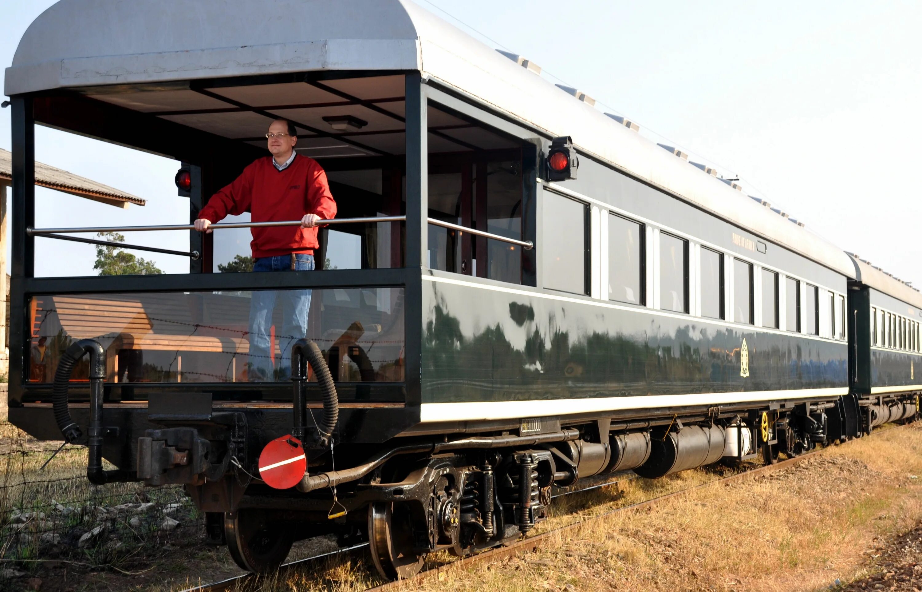 Длинные вагоны поездов. Rovos Rail поезд. Pride of Africa поезд. Туристско экскурсионные поезда. Необычные вагоны.