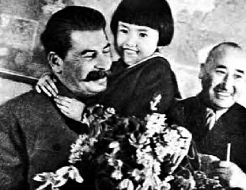 Энгельсина Маркизова. Геля Маркизова и Сталин. Сталин и мамлакат. Сталин с девочкой на руках.