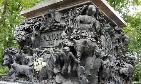 Кто автор скульптурных деталей памятника