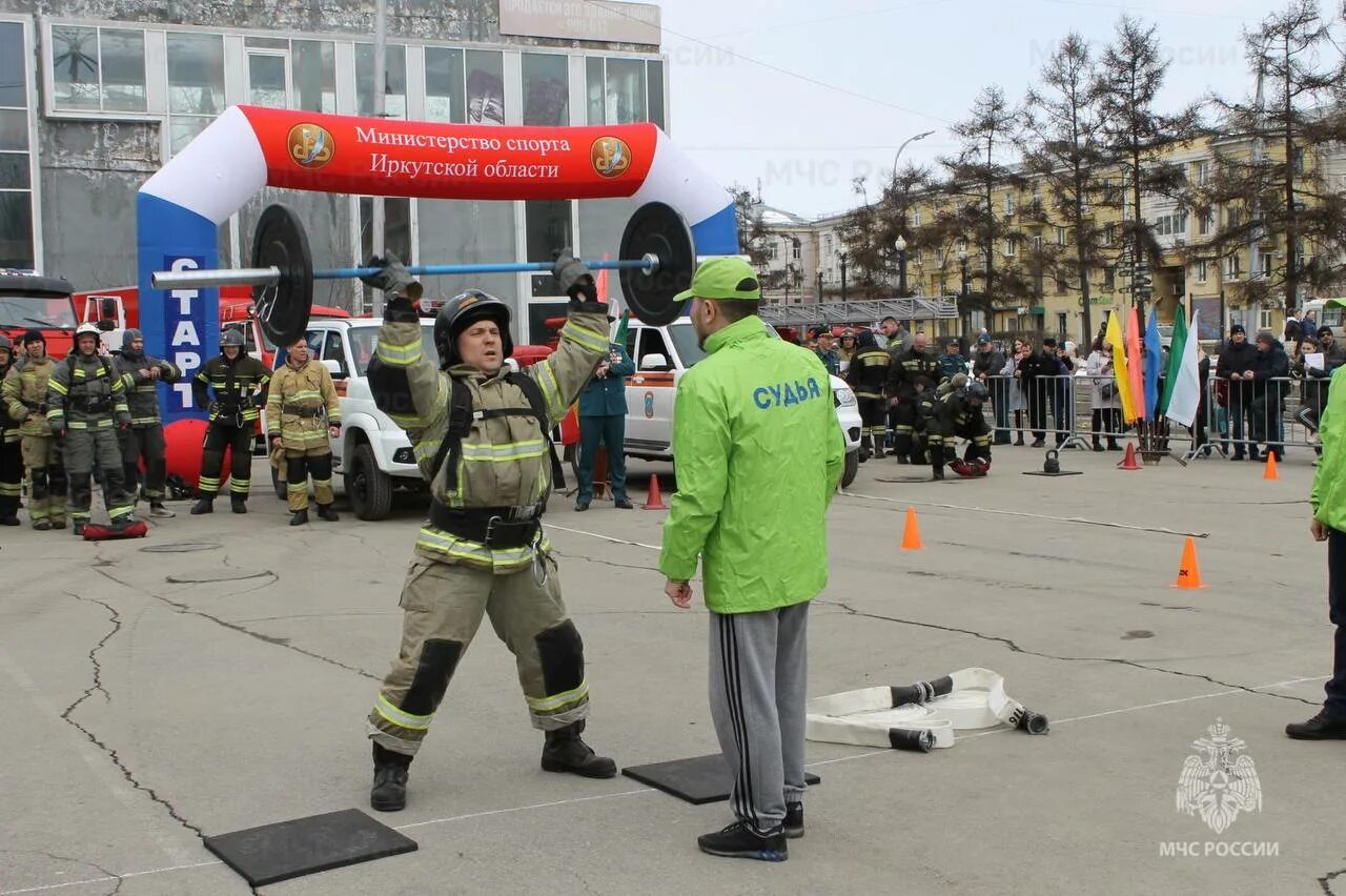 Сильные новости в москве. С днем пожарного. Пожарно-спасательный спорт. Международный день пожарных. С днем пожарной охраны.