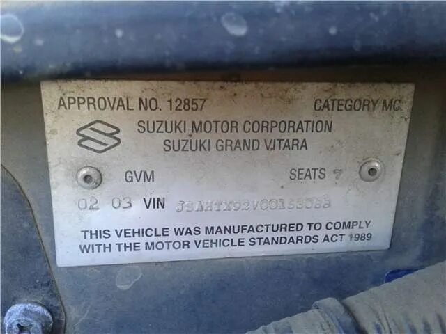 Гранд витара 2001 год номер кузова. Suzuki grand vitara вин номер. Suzuki grand vitara вин номер. Suzuki vin. Табличка вин код сузуки гранд витара.