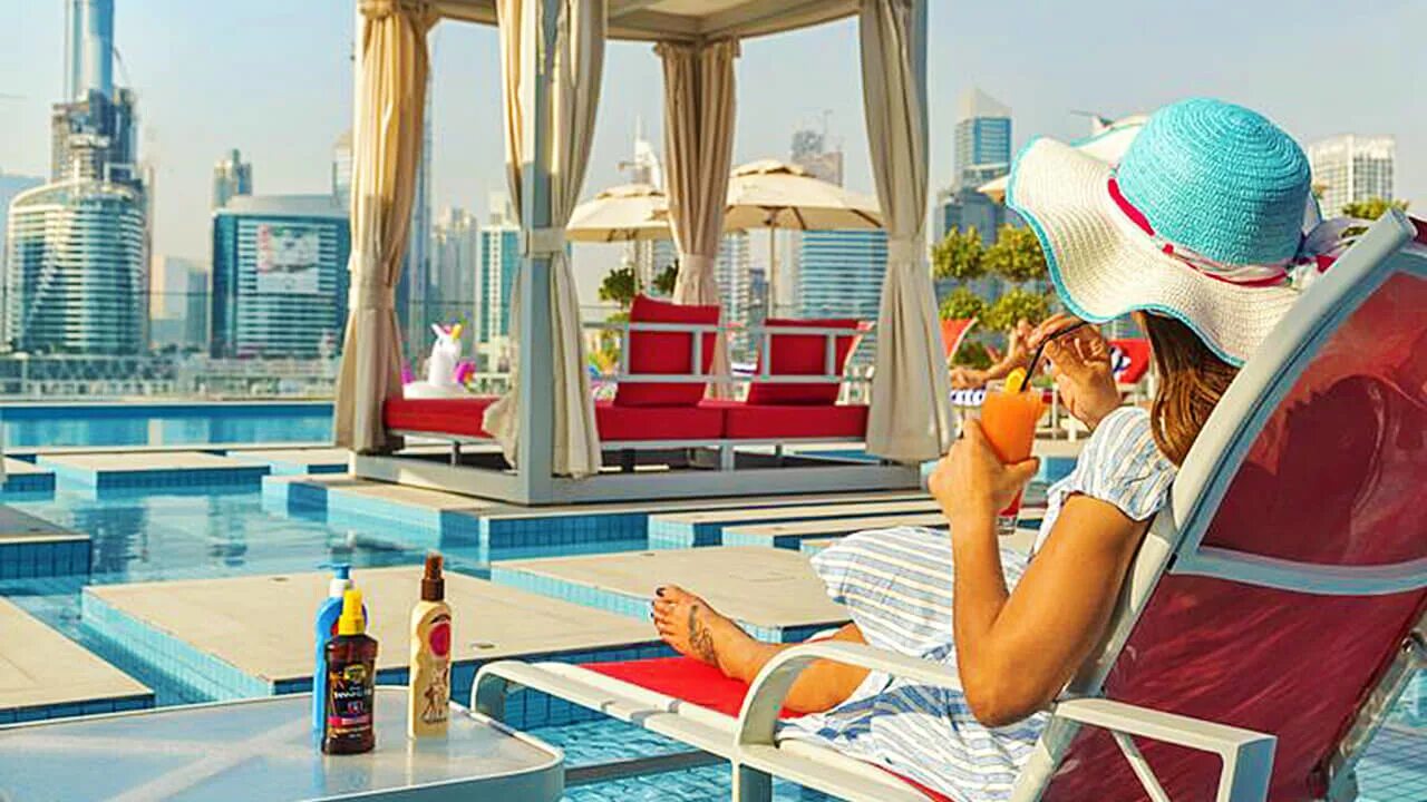 Эмираты семья. Бахрейн four seasons. Тур в оаэ. Отпуск в дубае. Квартал бастакия дубай.