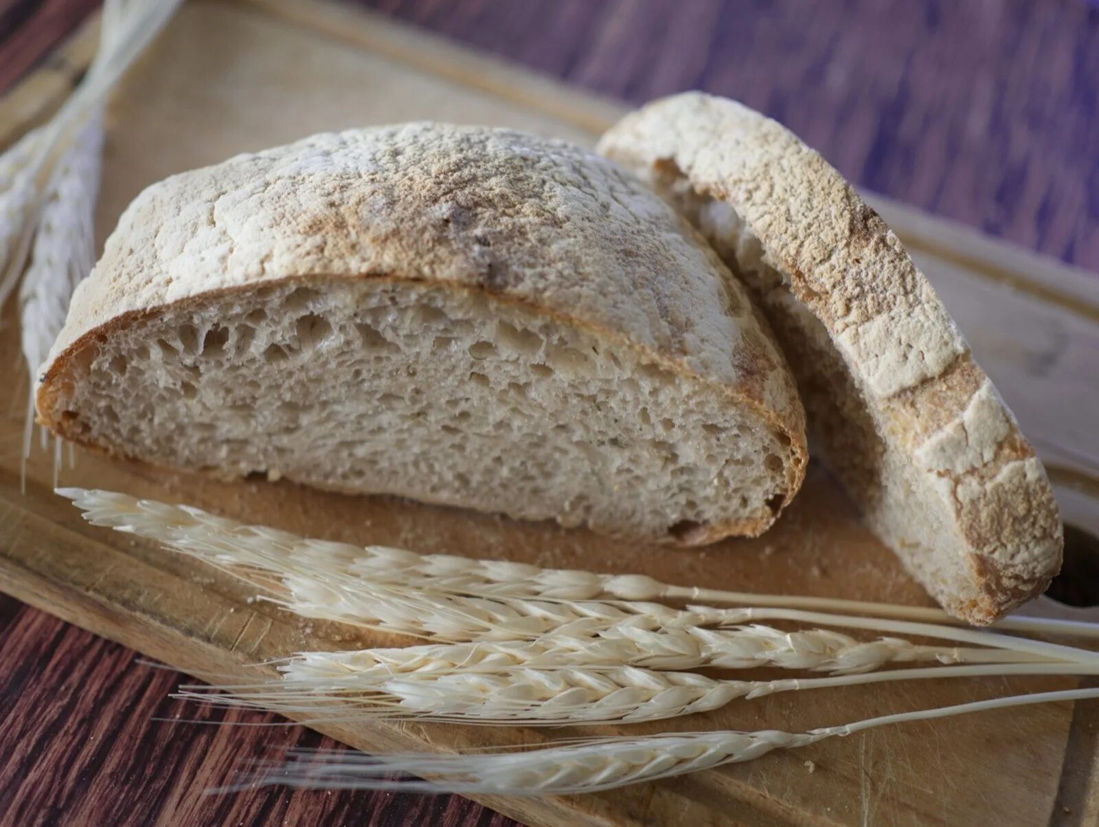 Приготовление хлеба из пшеничной муки. Хлеб пшеничный бездрожжевой. Бездрожжевой хлеб на закваске. Хлеб ржаной бездрожжевой. Хлеб Житный бездрожжевой.