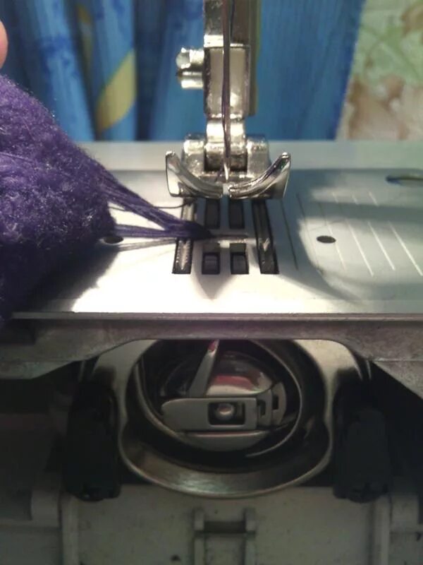 Почему швейная машинка не захватывает