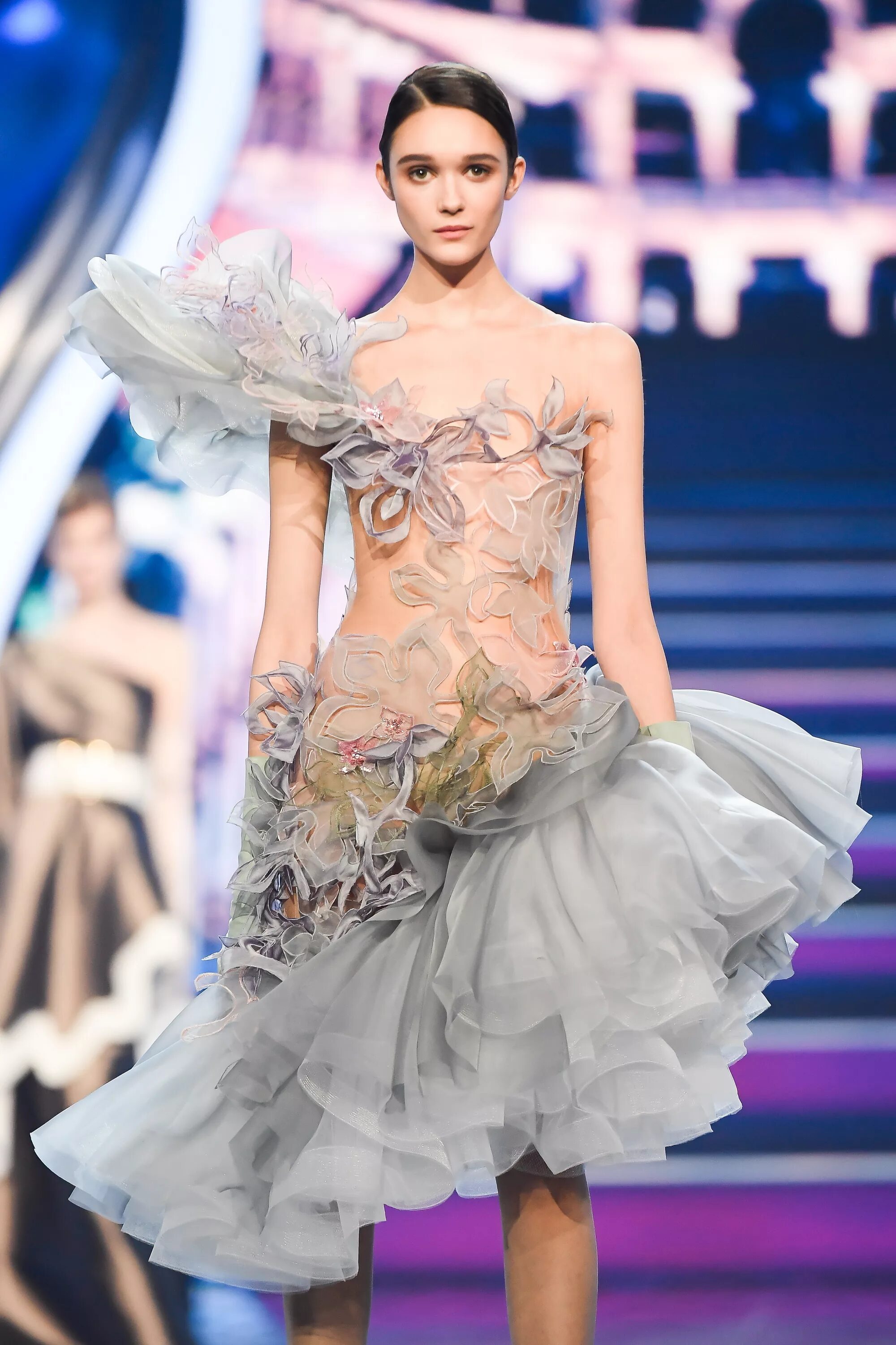 Кристиан лакруа французский модельер. Кристиан лакруа коллекция от кутюр 2008. Кристиан лакруа 2023. Валентин юдашкин одежда. Emanuel ungaro couture 2006.