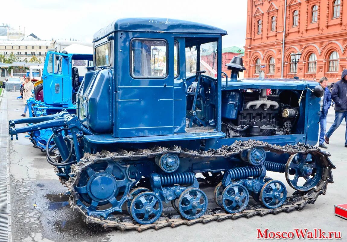 Московский тракторный. Гусеничные тракторы ЛТЗ т38. Трактор т-38 ЛТЗ. Трактор. КДП. Т. 38. Трактор КДП-35 гусеничный.