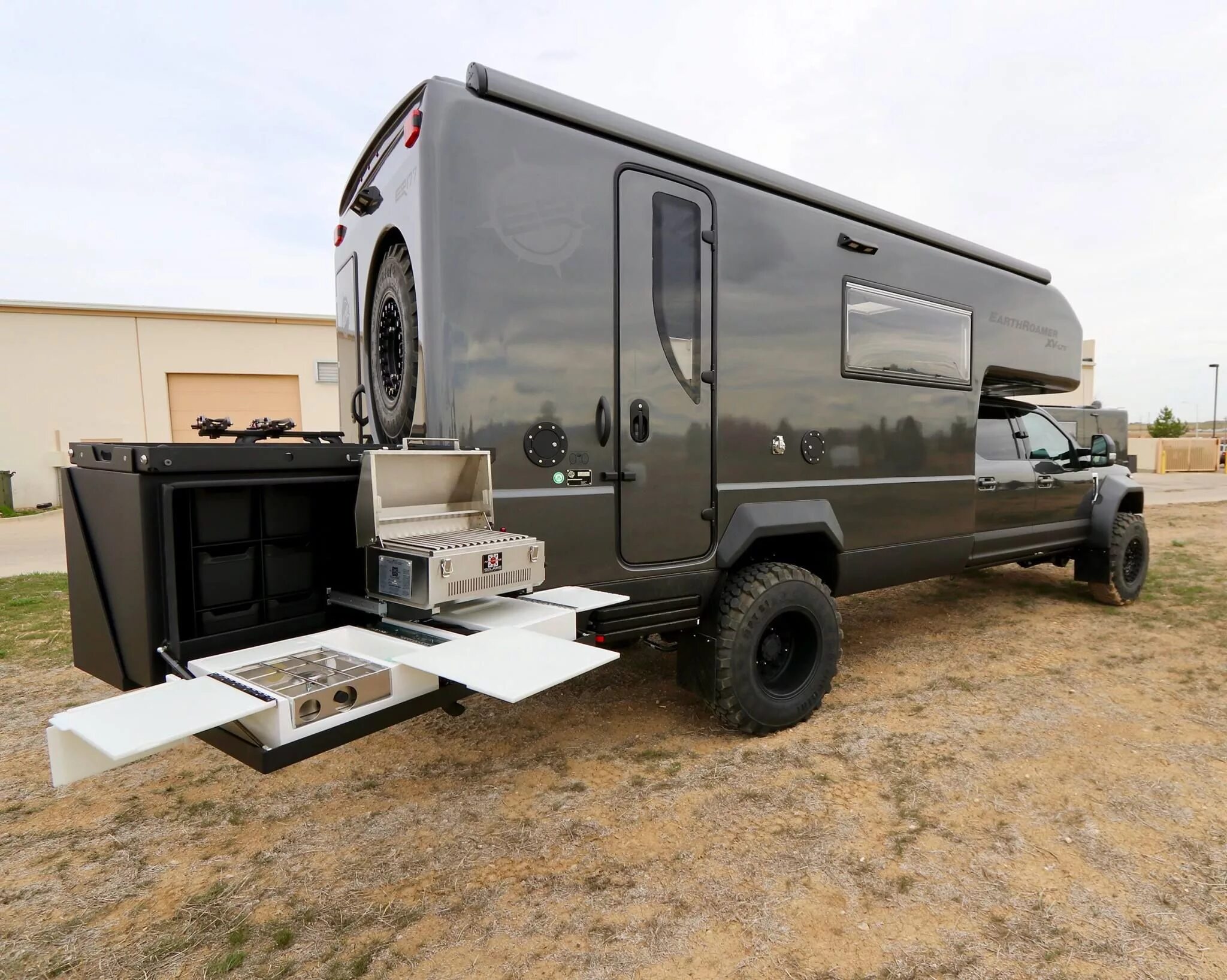 Дом на колесах который. Автодом ford earthroamer. earthroamer xv-lts f-550. ford earthroamer xv-lts camper. ford f550 earthroamer..
