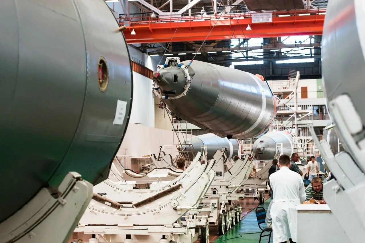 Изделие ракетно космической техники. РКЦ Прогресс Роскосмос. Завод Прогресс Самара. РКЦ Прогресс Байконур. Самара ракеты завод.