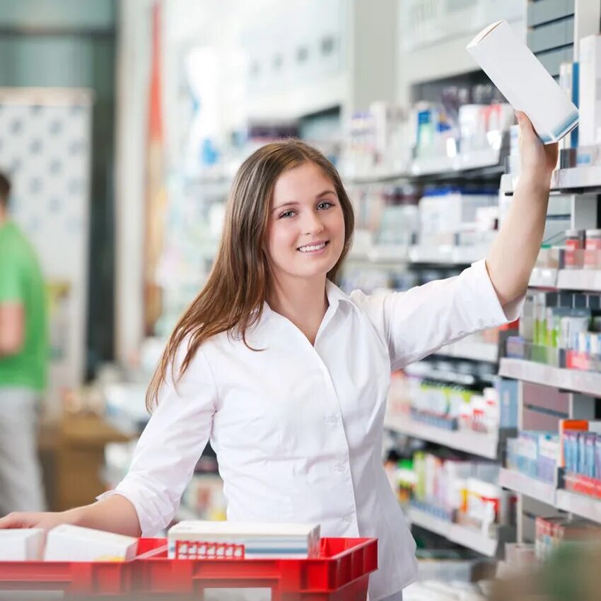 фармацевт. покупатель в аптеке. консультант в аптеке. клиент в аптеке. посетитель аптеки.