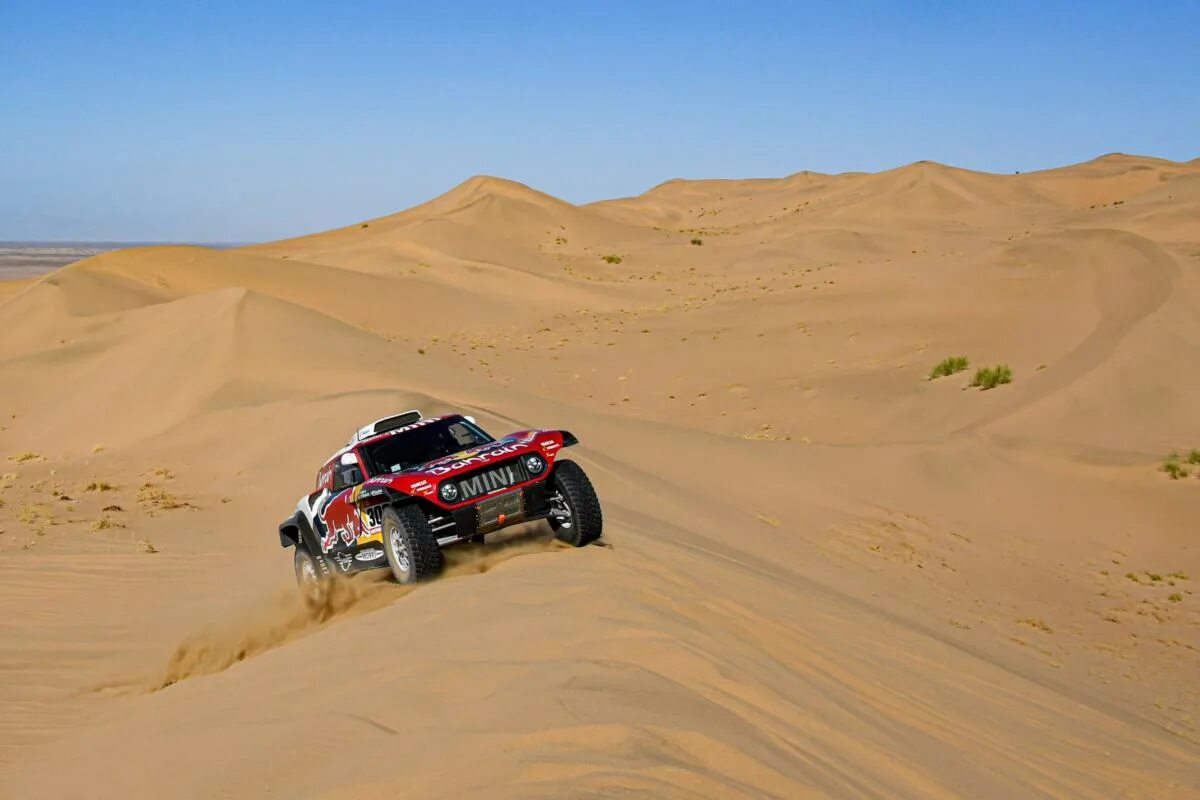 Dakar oil. Нива ралли дакар 2021. Раллийные шины на ниву. 7. Колеса камаз мастер.