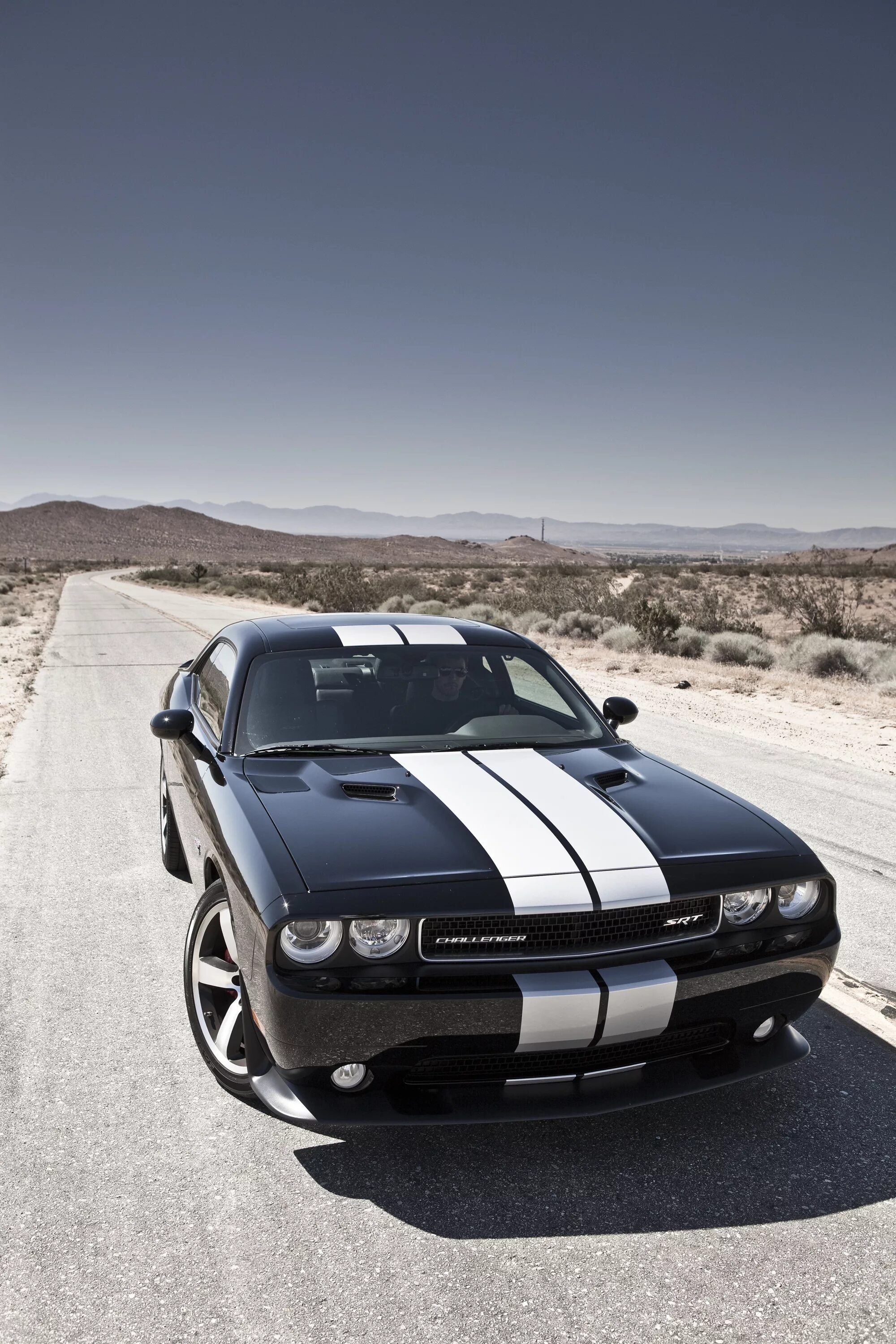 Фотки машин на телефон. Додж Челленджер. Dodge Challenger srt8 392. Додж Челленджер 2000. Dodge Challenger srt8.