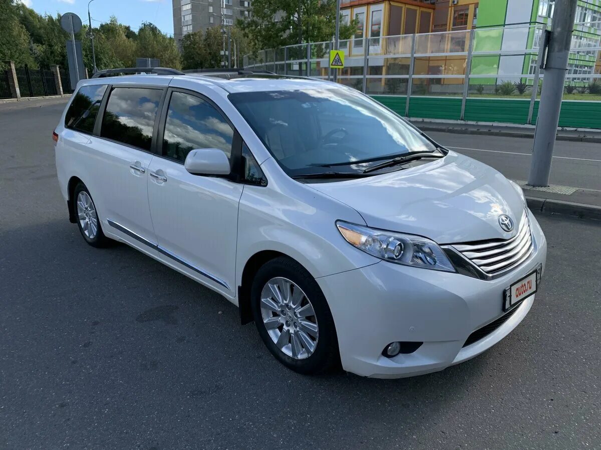 Toyota Sienna 2010. Тойота Сиенна 3. Taeta Sena. Toyota Sienna 2010 Sport.