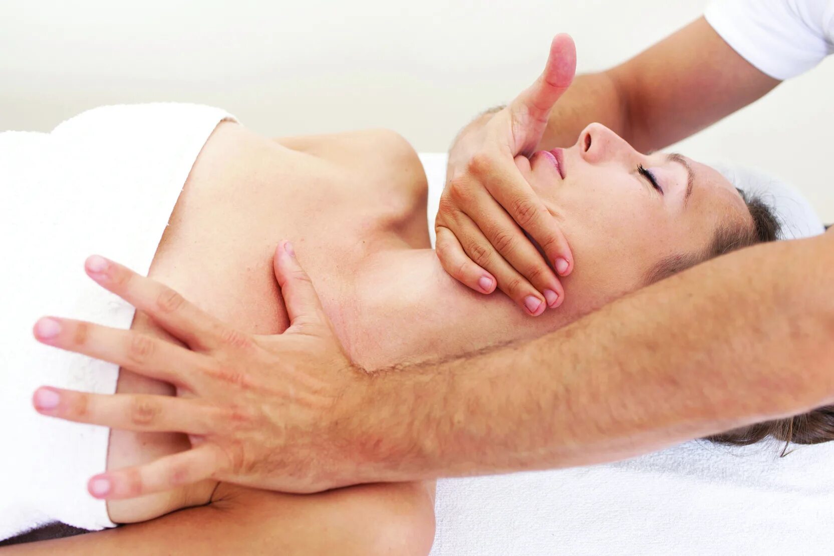 Fascia massage. Артро вертебральная мануальная терапия. Остеопатия. Остеопат. Массаж мануальная терапия.