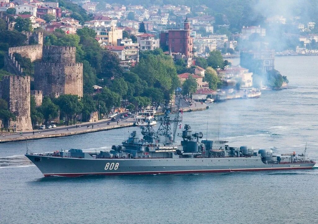 Корабль севастополь сегодня. Корабль пытливый севастополь. севастополь военно морская база черноморского флота 2025. севастополь корабли черноморского флота. корабли вмф в севастополе черноморского флота.