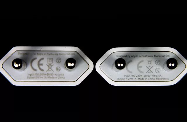 Как отличить зарядное устройство оригинал от подделки. Зарядка apple iphone оригинал отличия. Как отличить оригинальный блок зарядки iphone от подделки. Как определить оригинальную зарядку. Зарядка для айфона оригинал и подделка.