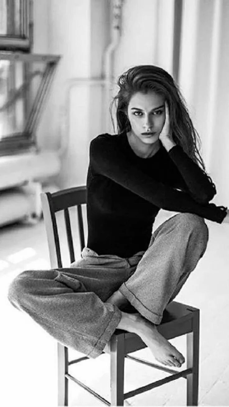 Идеи для фотосессии весной. Фотосессия 2023. Интересные фотосессии на природе. Фотопортрет на природе. Идеи фотосессии 2023.