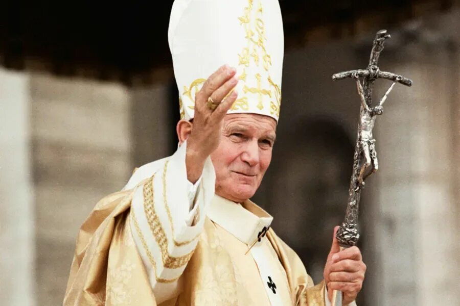 Pope Saint Paul 2. Pope John Paul II Life. Saint Pope John Paul 2 Statue. Pope John Paul II in Fatima