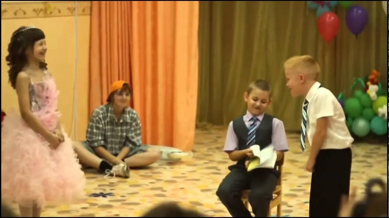 Сценка недоразумение. Сценка опять двойка в детском саду на выпускной. сценка на горшках на выпускном в детском саду. сценка на выпускной в детском саду смешная. сценка на горшках на выпускном в детском.