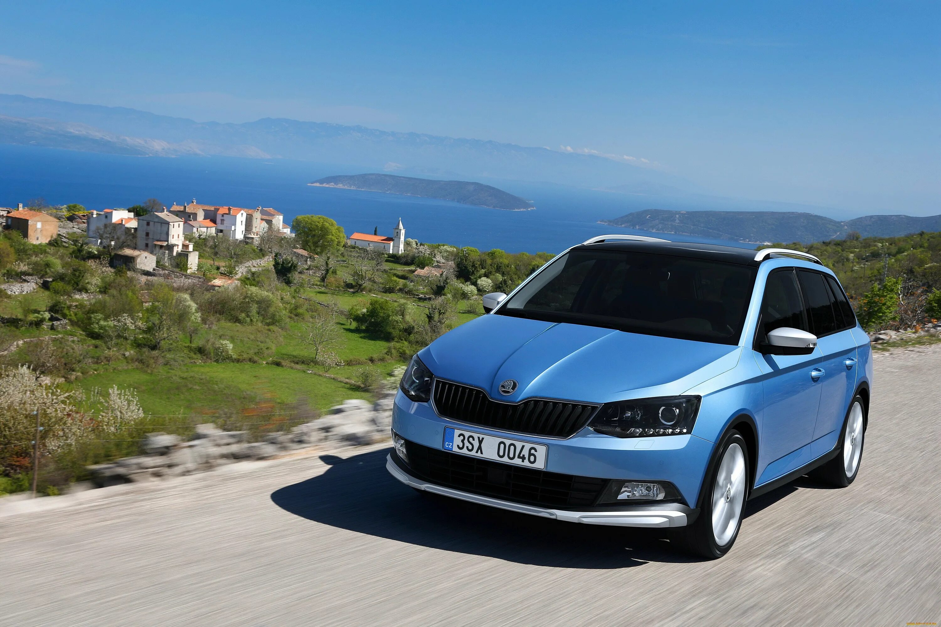 Шкода машина страна. Skoda Fabia Combi SCOUTLINE. Шкода Фабия 2016. Fabia Combi 2016. Шкода Фабия Рапид.