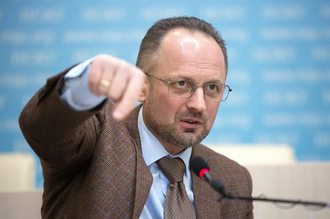 Представитель украины. Роман бессмертный украина. бессмертный роман - экс-представитель украины. украинский представитель в россии. бывший представитель украины.