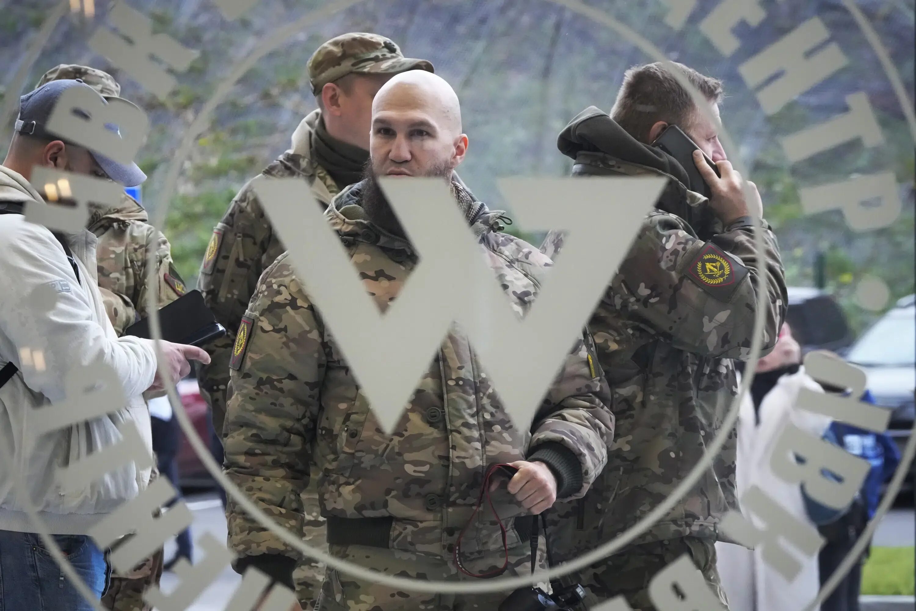 Группа к вагнер. Чвк вагнера герб. Флаг чвк вагнер. Группа к вагнер. Группа к вагнер.