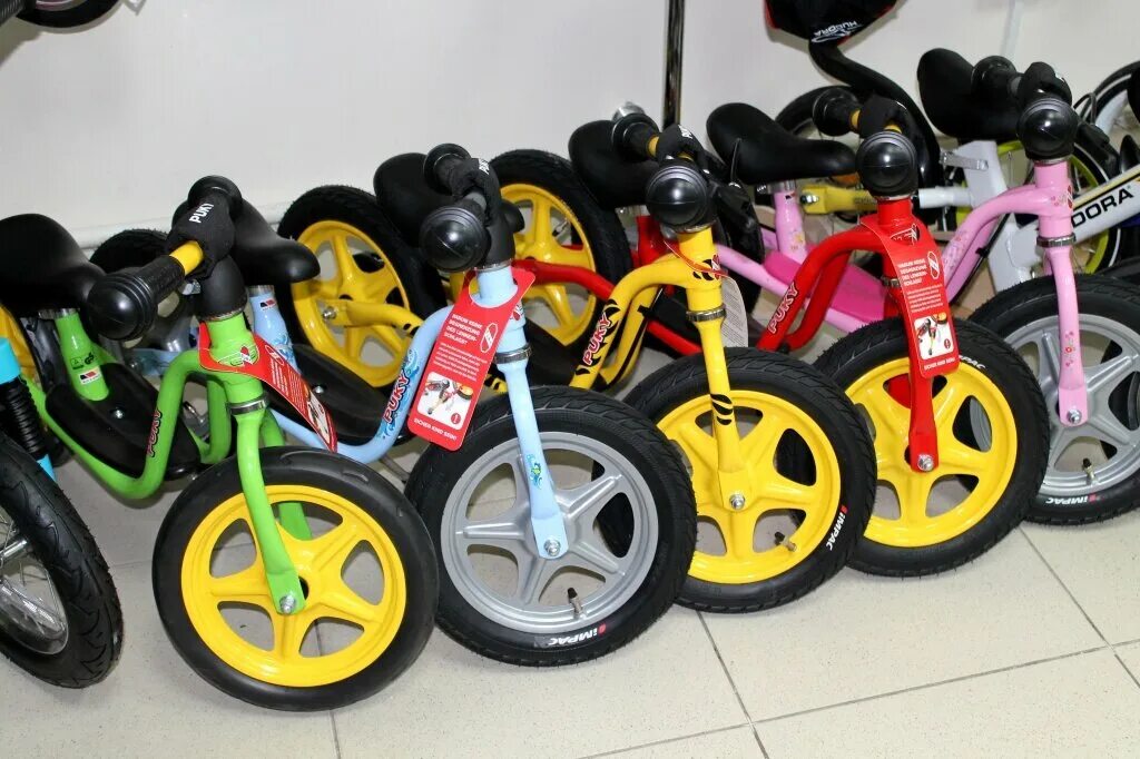 детский транспорт. магазин детского транспорта. город батайск магазин дети. магазин детский мир рв ломоносове. детский транспорт.