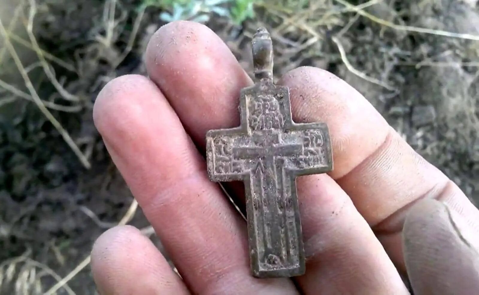 Крест нательный. Старинные крестики. Старинные нательные крестики. Нашел старинный крестик.