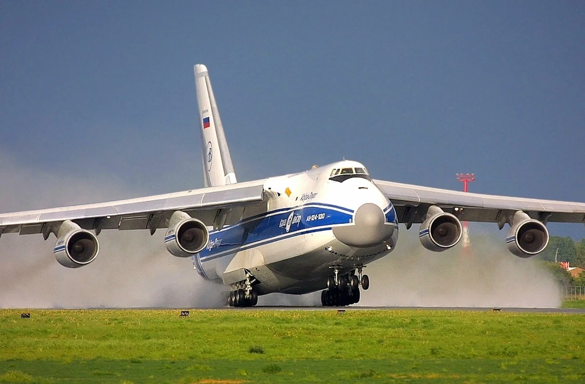 Первый грузовой самолет. АН 225 Волга Днепр.