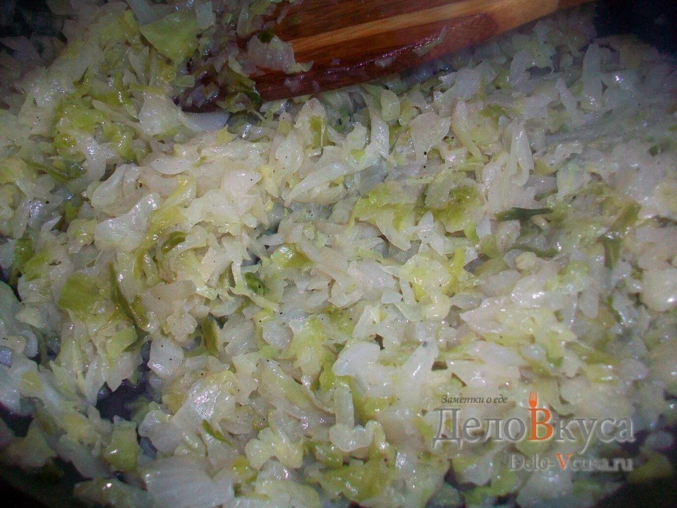 Капуста тушеная с кефиром. Капуста большими кусочками тушеная с молоком. Диетическая тушеная капуста в мультиварке без масла пошагово. Капуста тушеная с молоком диета 5. Вареная капуста.