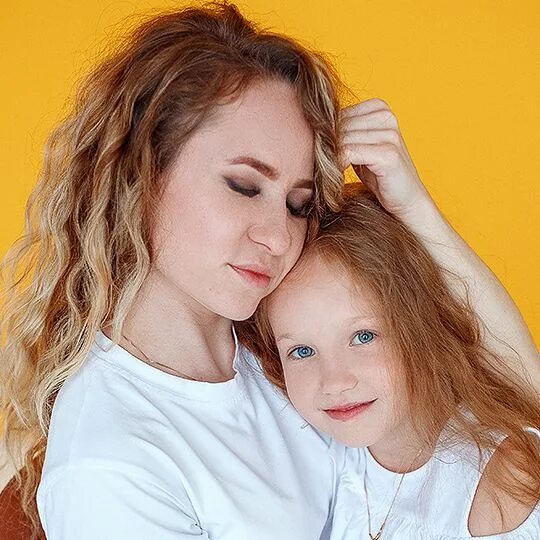 сколько лет дочери алены. алена хмельницкая с дочерьми. сколько лет дочери алены. даниэла кравец. скайлер дочь алены венум.