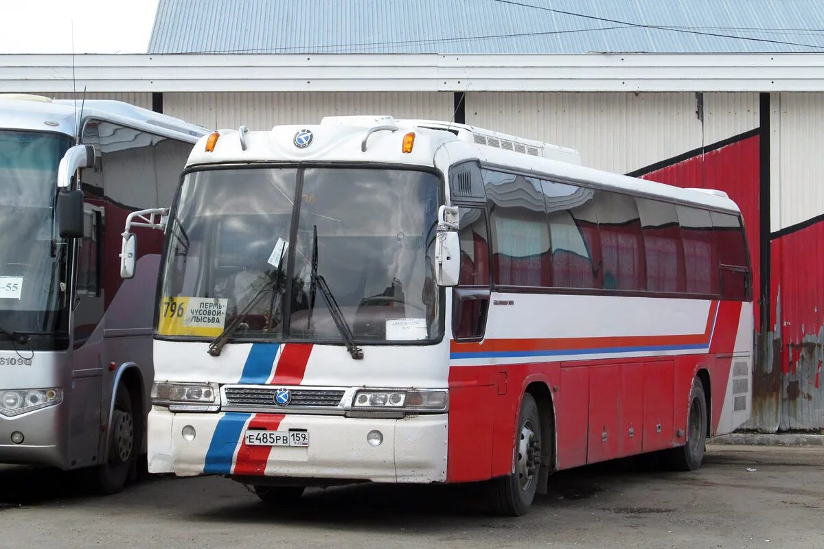 Цена автобуса чусовой пермь. Автобус Чусовой Пермь. Автобусы Чусовой. Автобус Лысьва Пермь. KAVZ (33), е485ну70.