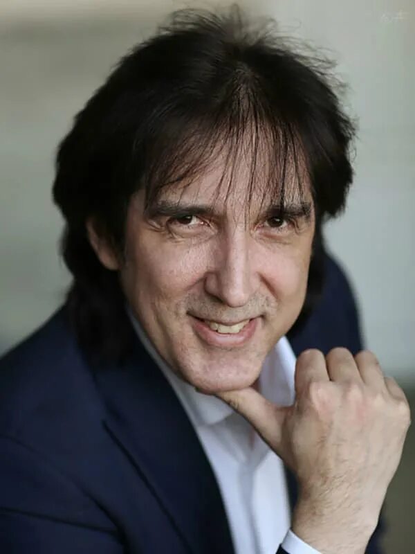 Юлиан 2022. Юлиан васин (юлиан). Певец андрей державин. Андрей державин 2022. Певец 90х влад сташевский.