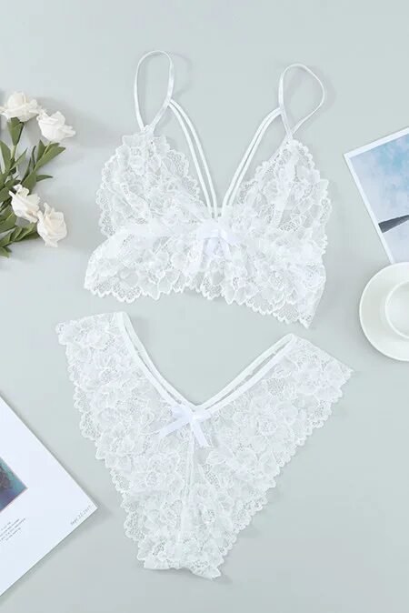 Сатин страйп 1 1 белый. Комплект нижнего белья женские кружевное. Свадебный комплект белья для невесты. Комплект нижнего белья на свадьбу для невесты. Набор нижнего белья для девочек.